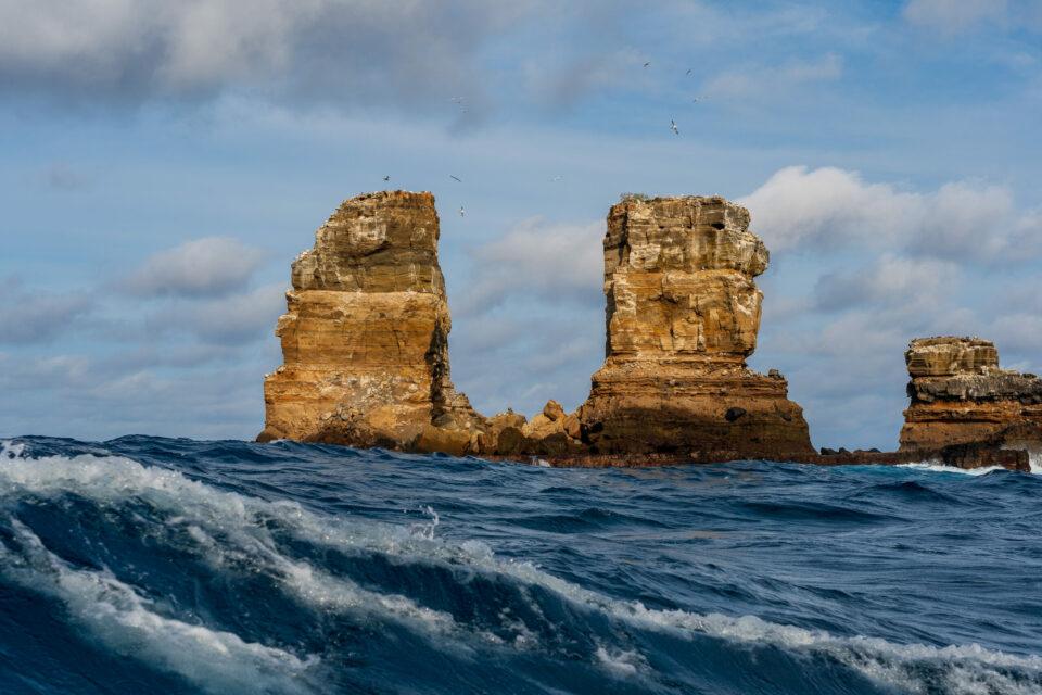Darwin's Pillars, Galapagos