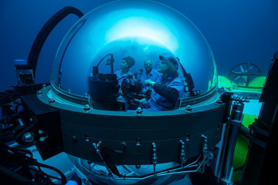 Dr Sylvia Earle and Salomé Buglass in the DeepSee submersible